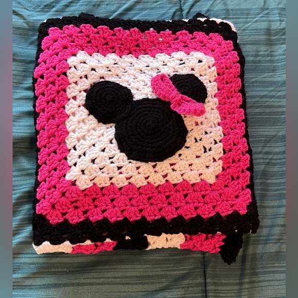 Crocheted Baby Blanket 🎀 Host pick!🔥 - Picture 7 of 9
